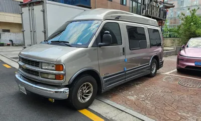 Chevrolet Chevy Van · 2002 год