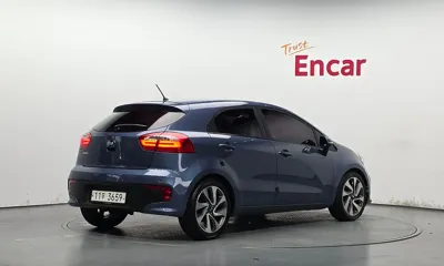 Kia Pride 2015, 104317 км, за 3575.37 USD
