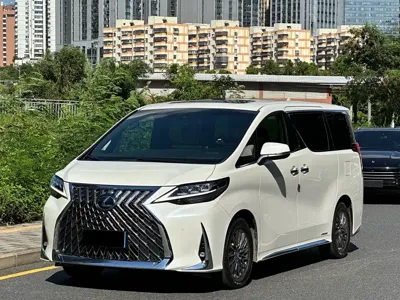 Lexus LM · 2020 год