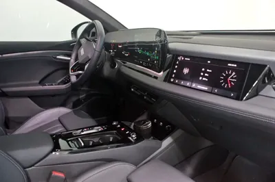 Audi Q6 e-tron 2025, 3204 км, за 53498.75 USD - фото 13