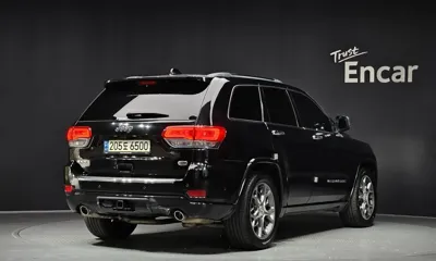 Jeep Cherokee 2021, 105516 км, за 12945.63 USD