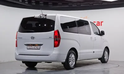 Hyundai Starex 2016, 121204 км, за 6557.7 USD