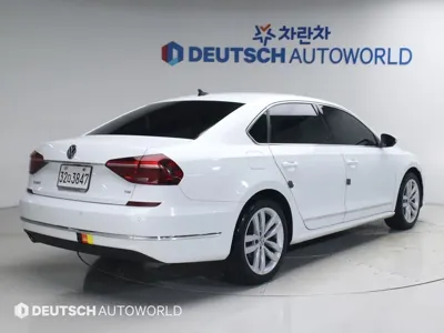 Volkswagen Passat 2018, 55687 км, за 7877.12 USD