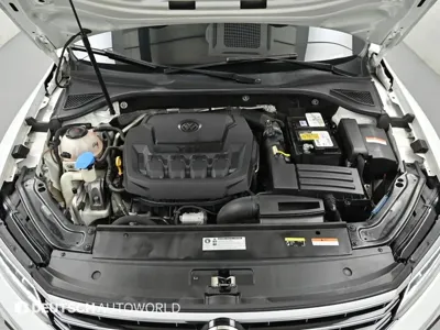 Volkswagen Passat 2018, 55687 км, за 7877.12 USD