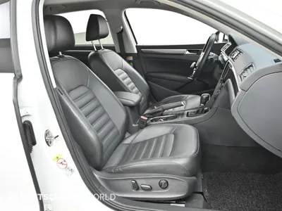 Volkswagen Passat 2018, 55687 км, за 7877.12 USD - фото 9