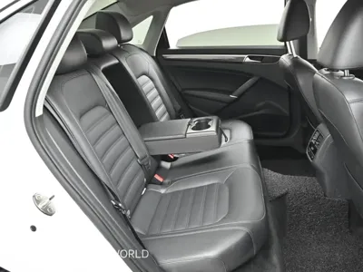 Volkswagen Passat 2018, 55687 км, за 7877.12 USD - фото 11