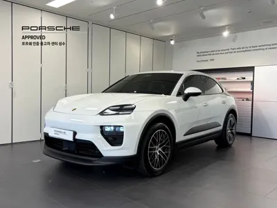 Porsche Macan · 2025 год