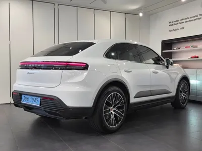 Porsche Macan 2025, 5381 км, за 72051.87 USD