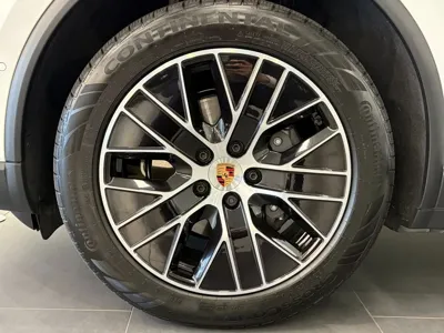 Porsche Macan 2025, 5381 км, за 72051.87 USD
