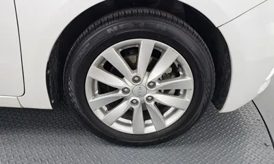 Kia K3 2014, 113732 км, за 3245.03 USD