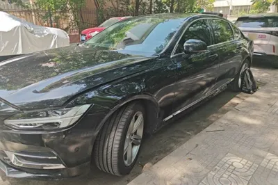 Volvo S90 · 2017 год