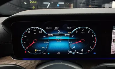 Mercedes-Benz E-Class 2022, 53379 км, за 22449.78 USD - фото 8
