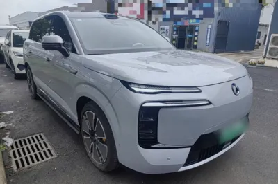 Denza N8L 2025, 9400 км, за 42797 USD