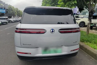 Denza N8L 2025, 9400 км, за 42797 USD
