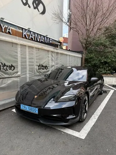 Porsche Taycan · 2025 год