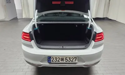Volkswagen Passat 2018, 86168 км, за 10158.23 USD - фото 15