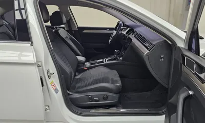 Volkswagen Passat 2018, 86168 км, за 10158.23 USD - фото 26