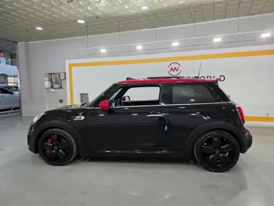 MINI Cooper 2017, 47348 км, за 12307.09 USD
