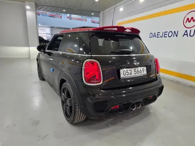 MINI Cooper 2017, 47348 км, за 12307.09 USD
