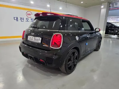 MINI Cooper 2017, 47348 км, за 12307.09 USD