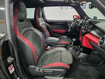MINI Cooper 2017, 47348 км, за 12295.09 USD - фото 16