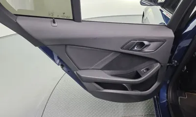 BMW 1-Series 2023, 56430 км, за 15562.93 USD - фото 25