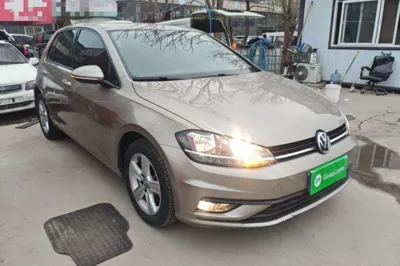 Volkswagen Golf 2019, 28100 км, за 9862 USD