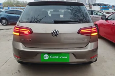 Volkswagen Golf 2019, 28100 км, за 9862 USD