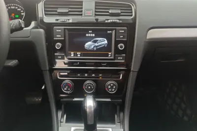 Volkswagen Golf 2019, 28100 км, за 9862 USD - фото 16