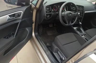 Volkswagen Golf 2019, 28100 км, за 9862 USD - фото 18