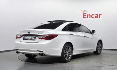 Hyundai Sonata 2012, 124133 км, за 2801.3 USD