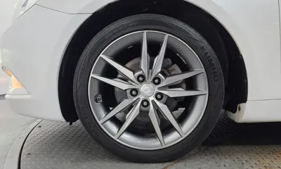 Hyundai Sonata 2012, 124133 км, за 2801.3 USD