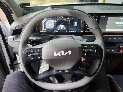 Kia EV9 2026, 685 км, за 42052.47 USD - фото 9