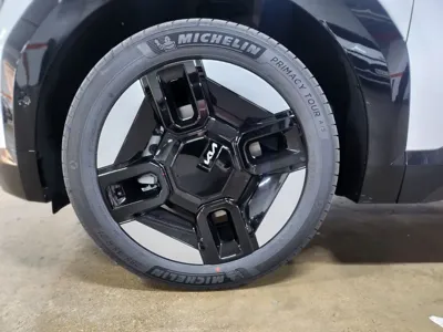 Kia EV9 2026, 685 км, за 42052.47 USD - фото 20