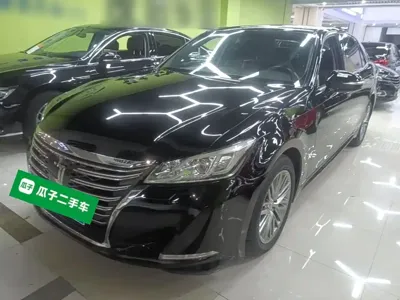 Toyota Crown · 2017 год