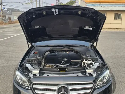 Mercedes-Benz E-Class 2018, 70000 км, за 15761.58 USD - фото 20