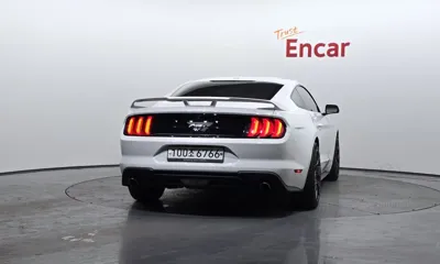 Ford Mustang 2019, 58151 км, за 14337.63 USD