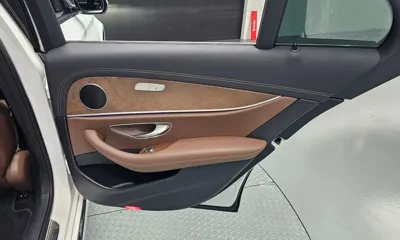 Mercedes-Benz E-Class 2021, 53643 км, за 23337.44 USD - фото 25