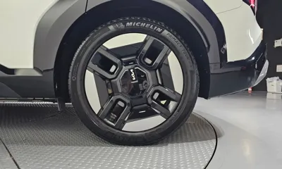 Kia EV9 2024, 52143 км, за 36755.17 USD - фото 21