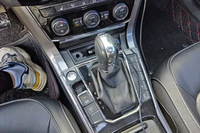 Volkswagen Passat 2017, 99900 км, за 9320 USD - фото 13