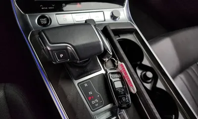 Audi A6 2023, 20466 км, за 24335.71 USD - фото 9