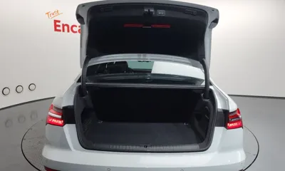 Audi A6 2023, 20466 км, за 24335.71 USD - фото 20