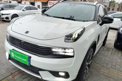 Lynk & Co 01 · 2017 год