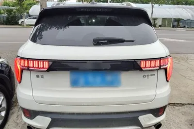 Lynk & Co 01 2017, 95100 км, за 9810 USD