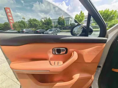 Leapmotor Leapmotor C10 2025, 18000 км, за 14704.79 USD - фото 12