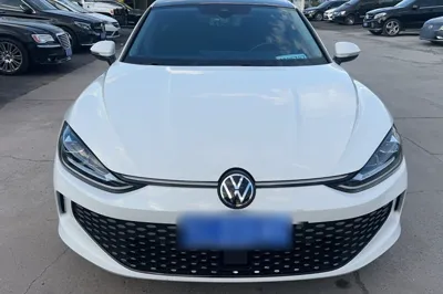 Volkswagen Lamando 2022, 32500 км, за 15461 USD