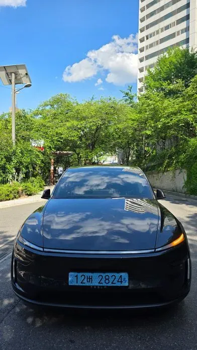 Tesla Model Y 2025, 6500 км, за 42339.5 USD