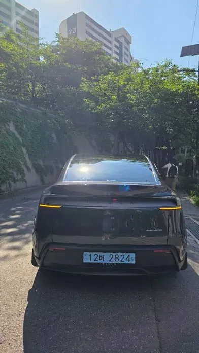 Tesla Model Y 2025, 6500 км, за 42339.5 USD