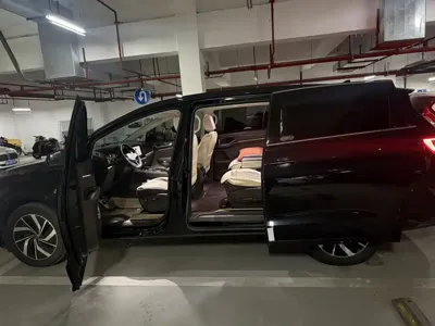 Volkswagen Viloran 2024, 18000 км, за 27714.15 USD