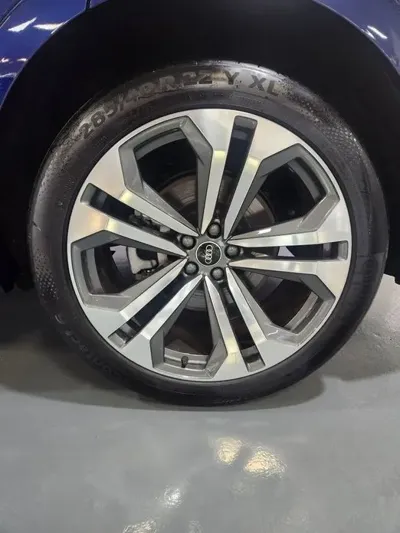 Audi Q8 2023, 17220 км, за 58104.22 USD